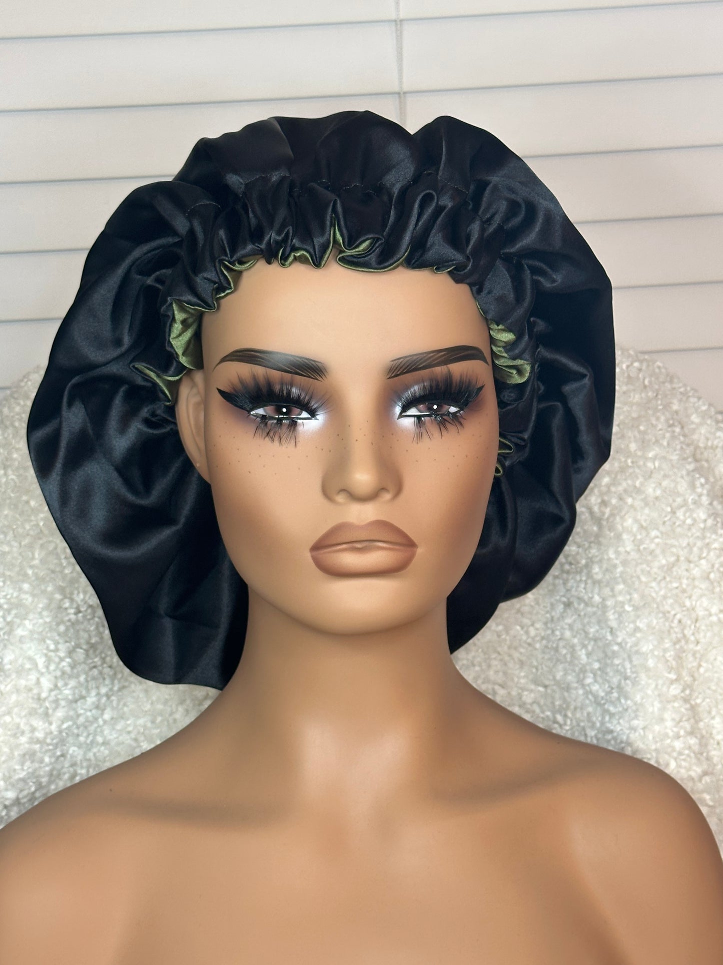Satine Linned Reversible Bonnet